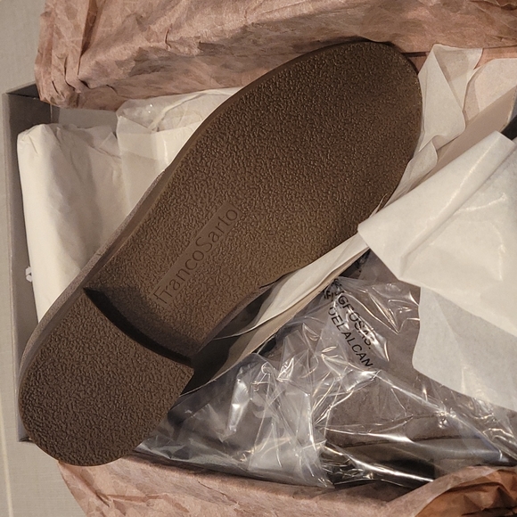 NWOT Franco Sarto Ileana Grey Suede flat booties - Picture 4 of 7